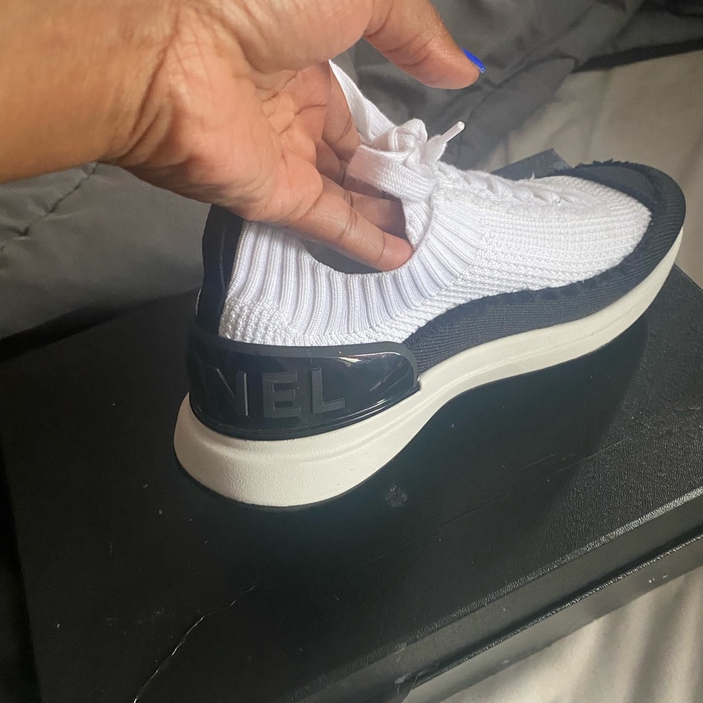 Chanel sneaker
